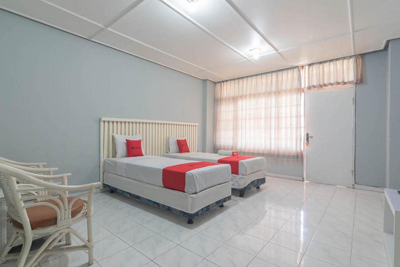 Hotel Reddoorz At Jalan Raya Lembang Padasul Exterior foto