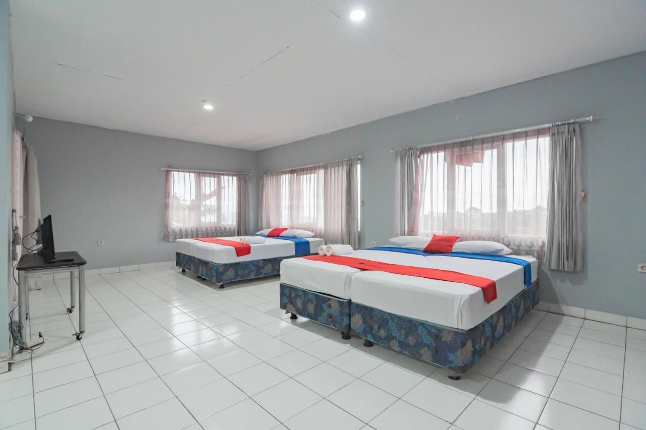 Hotel Reddoorz At Jalan Raya Lembang Padasul Exterior foto